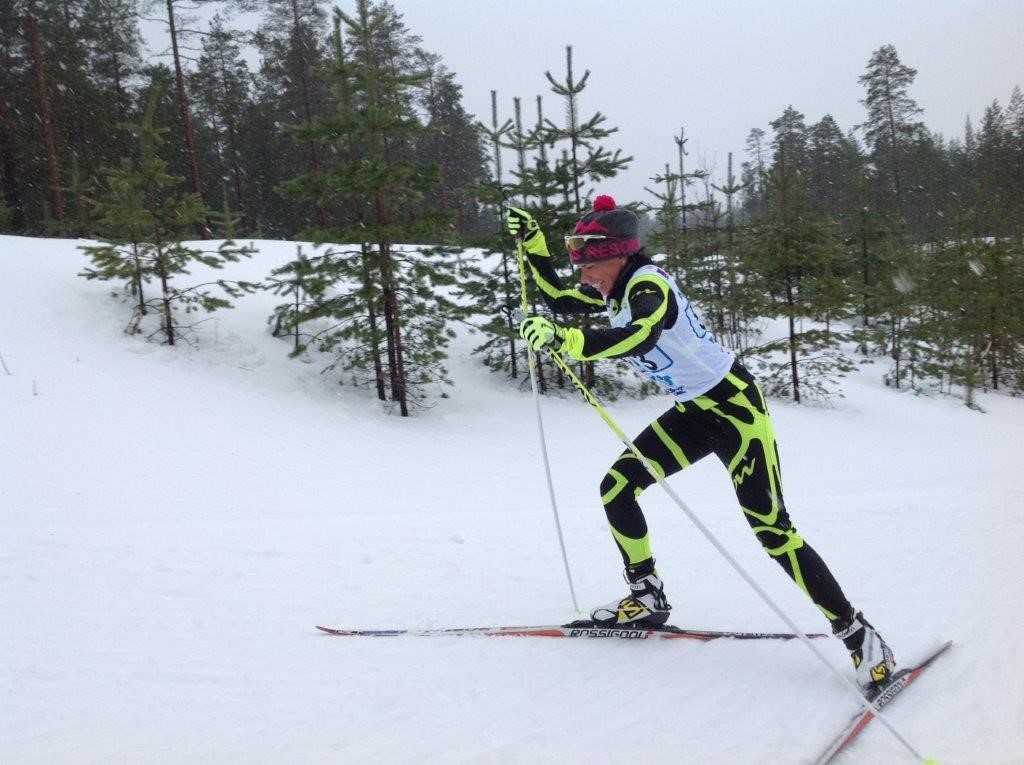 Cyndy Flores skiing